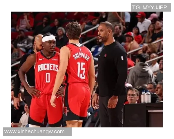 火箭队老射手单节14分获乌度卡盛赞，轮换阵容第十人浮出水面